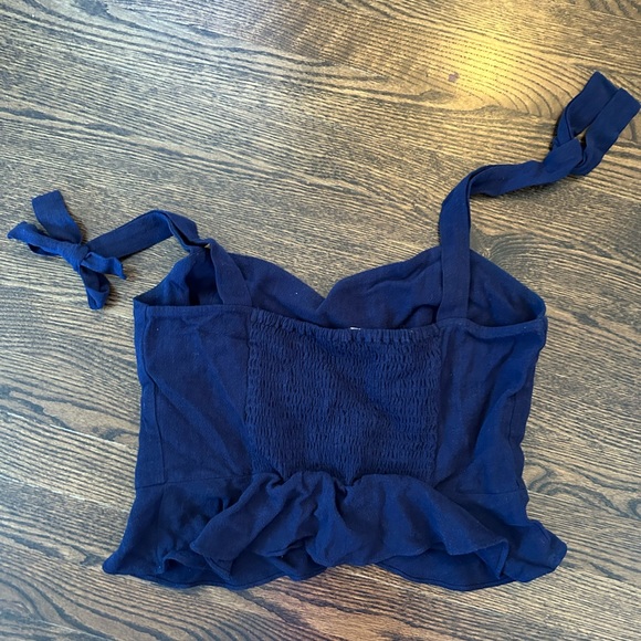 Dainty bow top - Picture 2 of 3